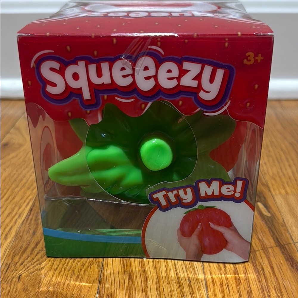 Squeezy Green Strawberry NIB